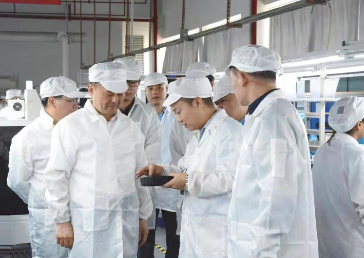 萍乡市委书记陈敏率队到九五至尊VI调查